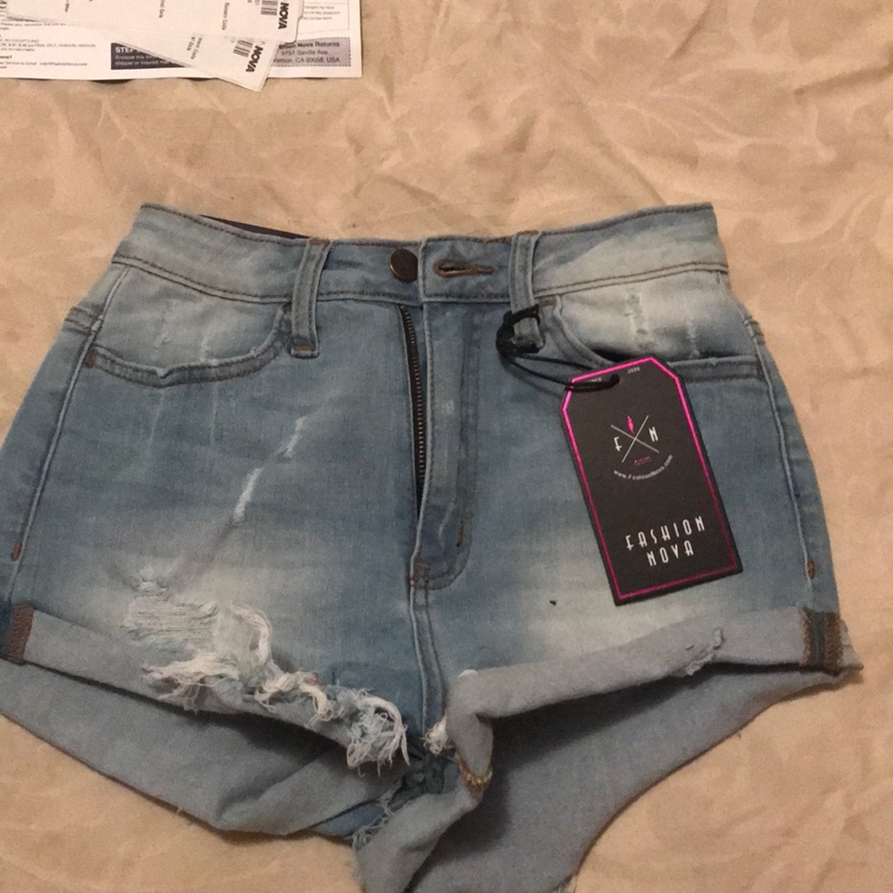 new with tags fashion nova shorts